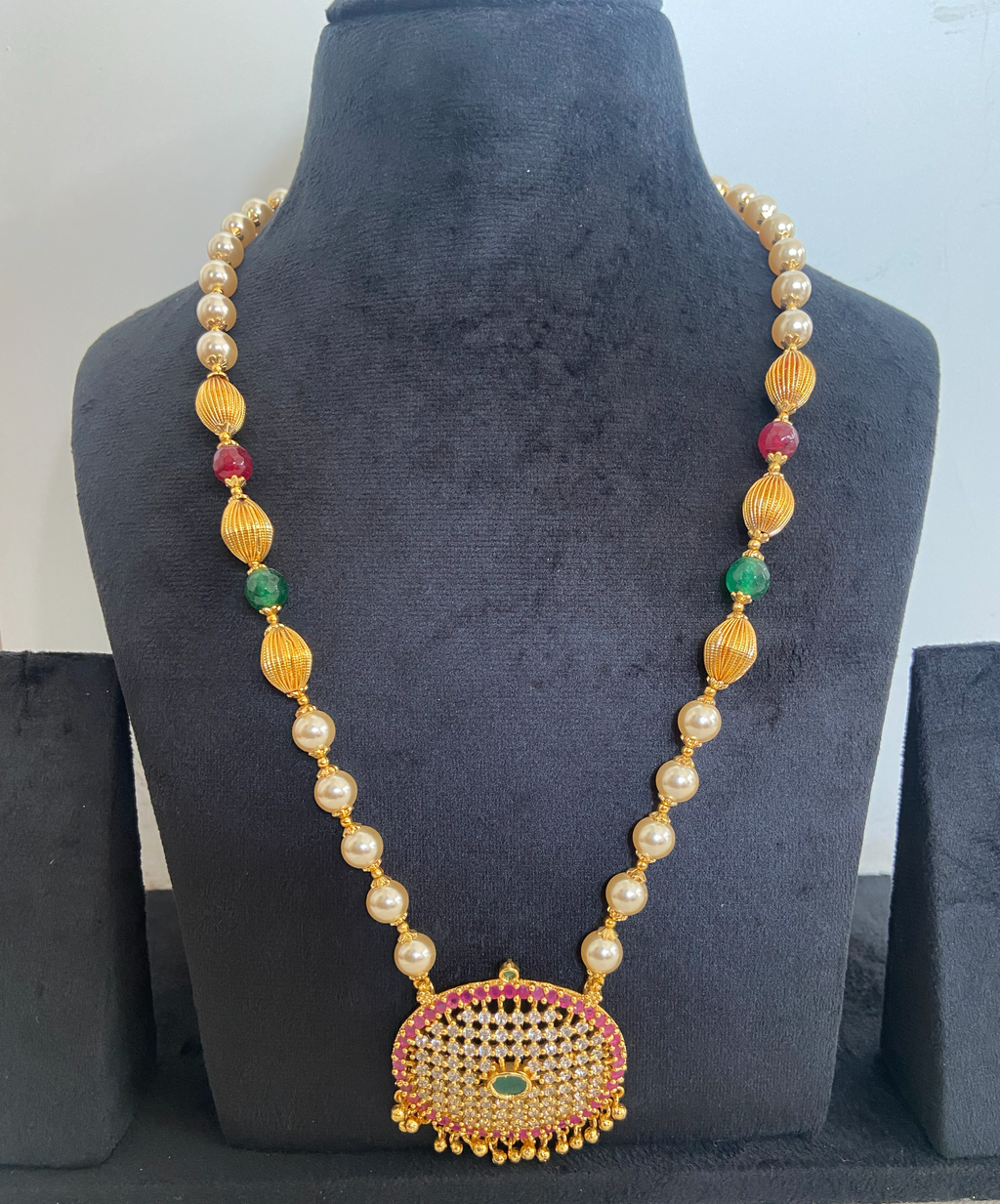 Kemp Stone Pendent Set